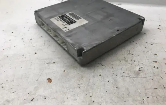 Toyota Avensis T250 Engine control unit/module MB1758008681 8966105C70