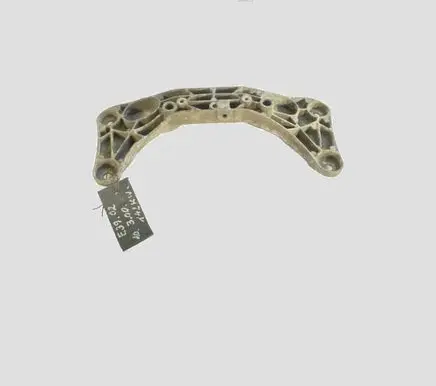 BMW 5 E39 Engine mounting bracket