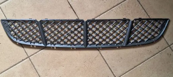 Volkswagen Tiguan Front bumper lower grill 5N0853677A
