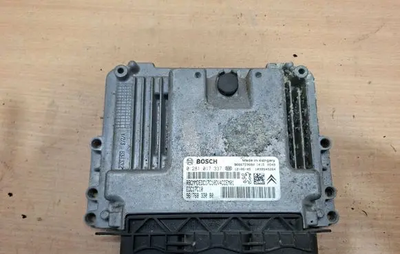 Peugeot 208 I Engine control unit/module 9666729680 9676833080 0281017337
