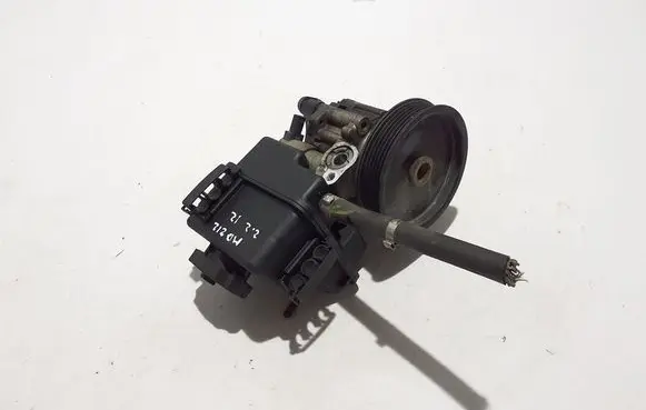 Mercedes-Benz E W212 Power steering pump A0064664701