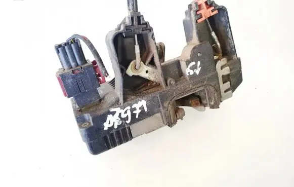 Opel Zafira A Rear door lock 24414134