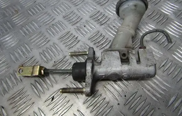 Toyota Corolla E100 Clutch master cylinder