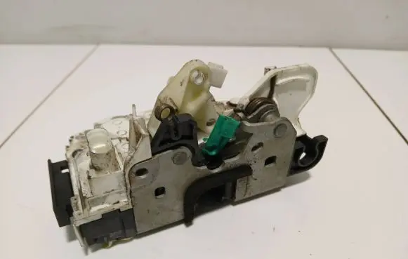 Chrysler Grand Voyager V Front door lock TKD3207 L4115 P04589417AE