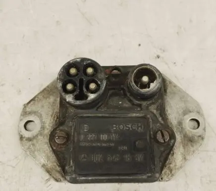 Mercedes-Benz 190 W201 Ignition amplifier control unit 0025451832 A0025451832 0227100114