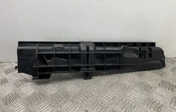 BMW 3 E90 E91 Radiator mount bracket 7524912 17107524912