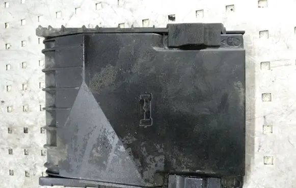 Volkswagen PASSAT B6 Battery box tray cover/lid 1K0937132 017180061