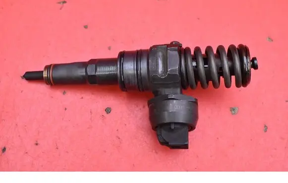 Skoda Octavia Mk2 (1Z) Fuel injector 038130073BN