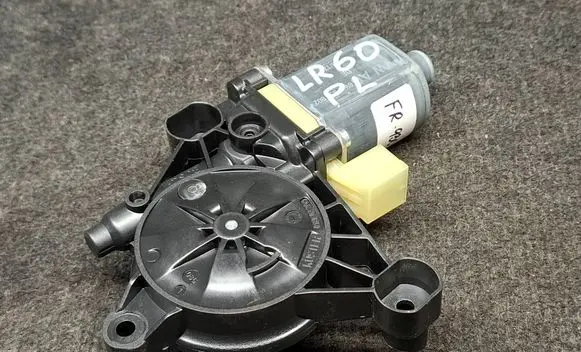 Audi Q7 4M Front door window regulator motor 8W0959802