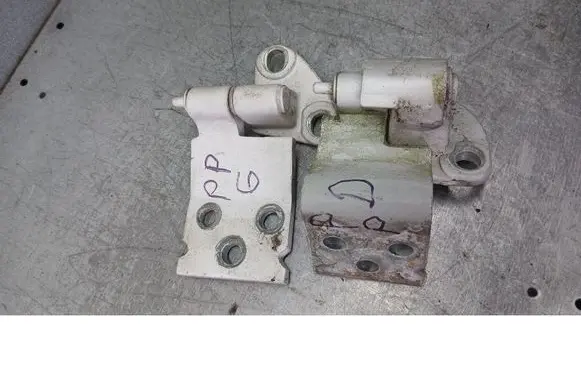Mercedes-Benz Vito Viano W638 Front door upper hinge