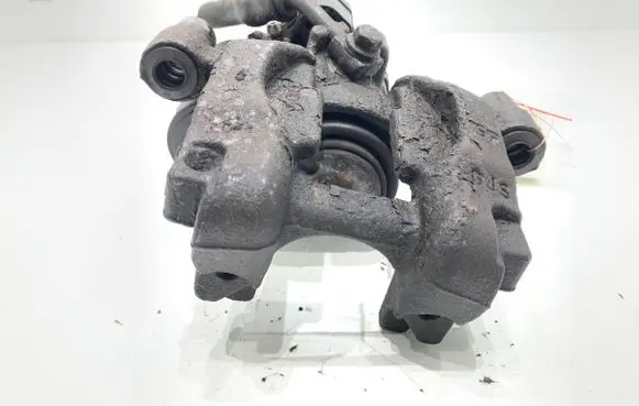 Volkswagen PASSAT B8 Rear brake caliper 3Q0615406E