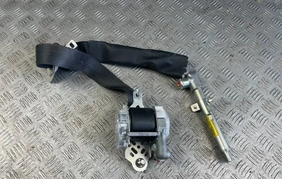 Subaru Outback Front seatbelt
