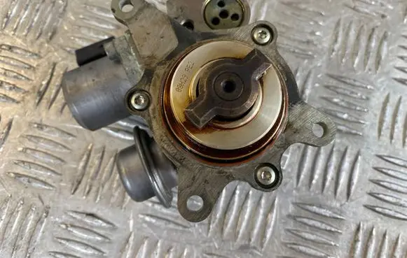 Peugeot 308 SW Fuel injection high pressure pump 208274C080 5888798003C
