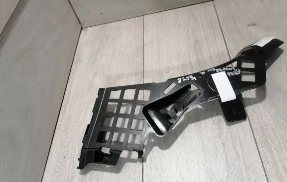 Mercedes-Benz CLA C117 X117 W117 Front bumper mounting bracket A1178856400
