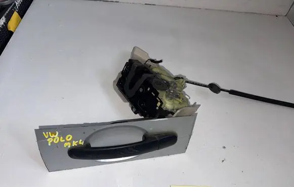 Volkswagen Polo IV 9N3 Front door lock 