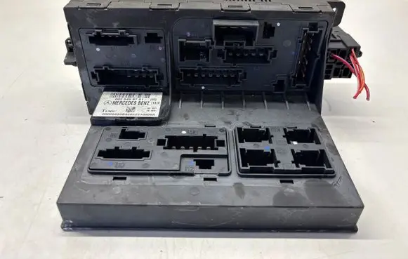 Mercedes-Benz E W211 SAM control unit 0025458701 000139002000