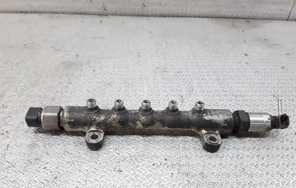 Toyota Avensis T250 Fuel main line pipe 8945860010