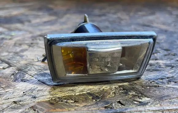Opel Zafira B Front fender indicator light 13228580 13228581