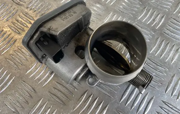 BMW 1 E81 E87 Throttle valve 7791481 B61580848