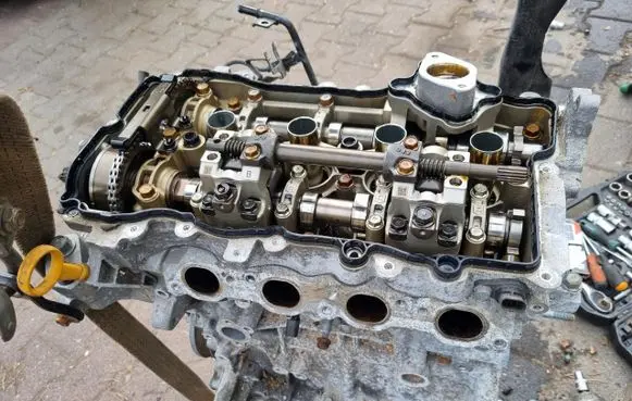 KIA Ceed Engine head