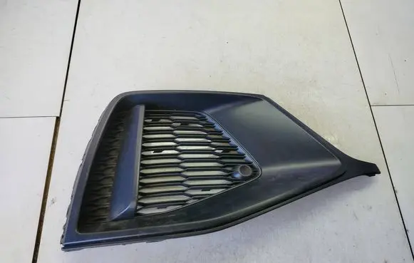 Audi Q8 Front bumper lower grill 4M8807682A