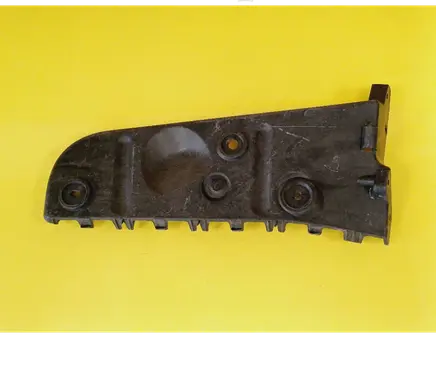 Rear bumper mounting bracket