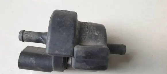 Audi A4 S4 B5 8D Valve vacuum 058133459