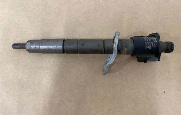 Volvo V40 Fuel injector 31303238 0445116046 B445141
