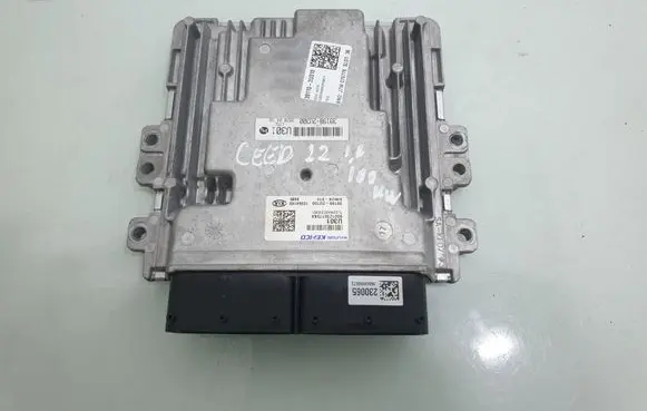 KIA Ceed Engine control unit/module 391992U100 9001230175KA