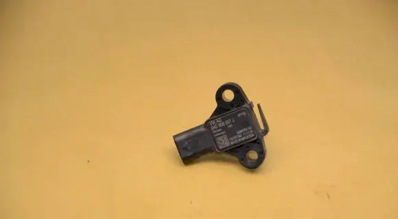 Volkswagen T-Roc Mass air flow meter 04E906051J 8516