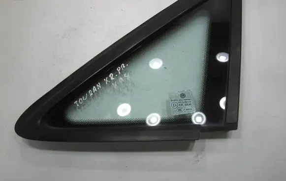Volkswagen Touran I Front triangle window/glass 1T0845411