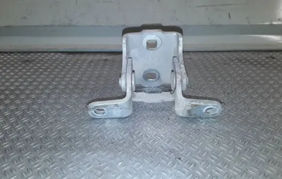 Opel Meriva B Rear door lower hinge