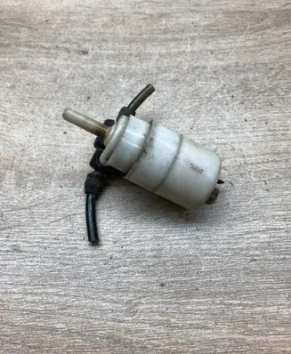 Volkswagen PASSAT B4 Windscreen/windshield washer pump 191955651