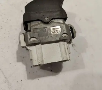 Renault Espace - Grand espace IV Electric window control switch 315027B