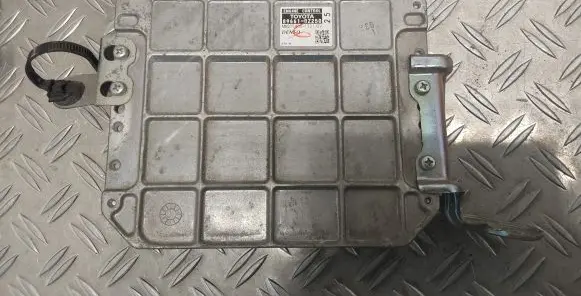 Toyota Auris 150 Engine control unit/module 896610Z250