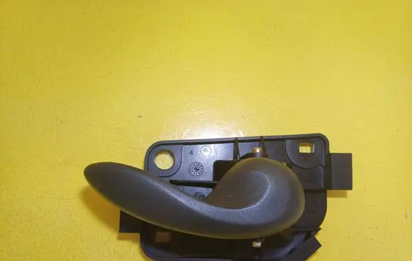 Fiat Punto (188) Front door interior handle 