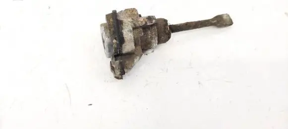 Toyota Corolla Verso E121 Front door lock (next to the handle) 