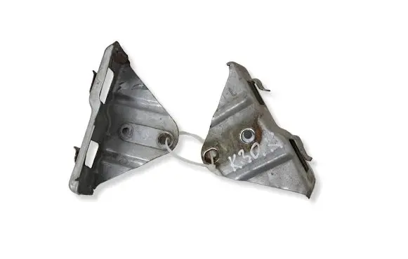 Toyota Avensis T250 Headlight/headlamp mounting bracket 