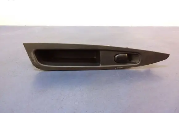 Nissan Qashqai Electric window control switch 82961 4EA0AX