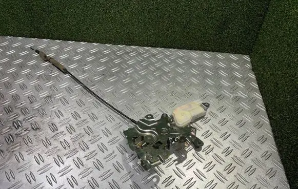 Renault Trafic II (X83) Sliding door lock 826706945R 93451791