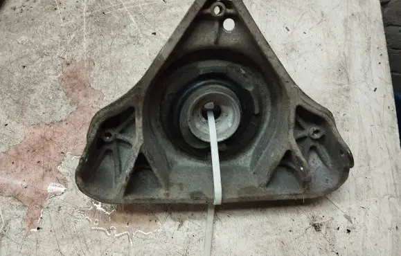 Audi A6 S6 C6 4F Engine mount bracket 412363G