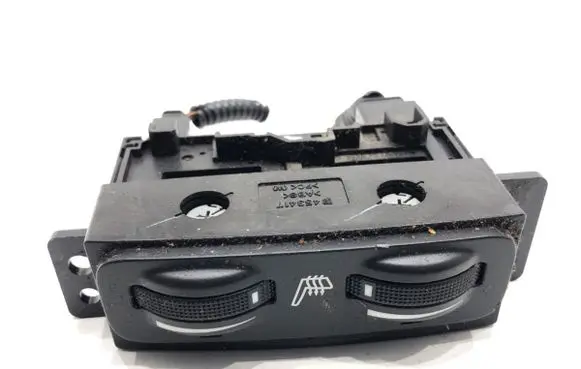 Toyota Avensis T250 Seat heating switch 453417