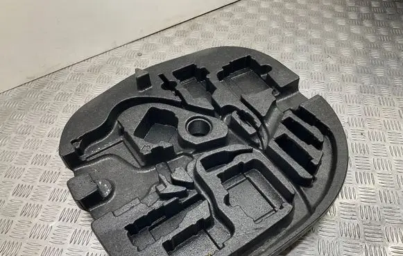 BMW 5 E60 E61 Tool box 52758211 9120060