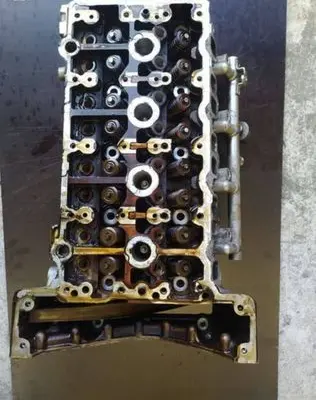 Mercedes-Benz C W204 other engine part 
