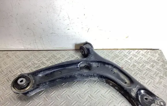 Volkswagen Tiguan Front lower control arm/wishbone 3Q5407154D