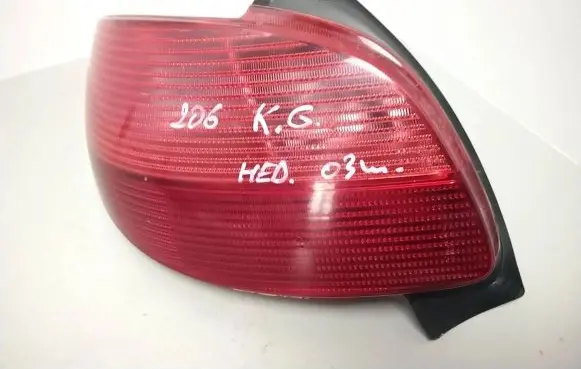 Peugeot 206 Rear/tail lights E27203 0202