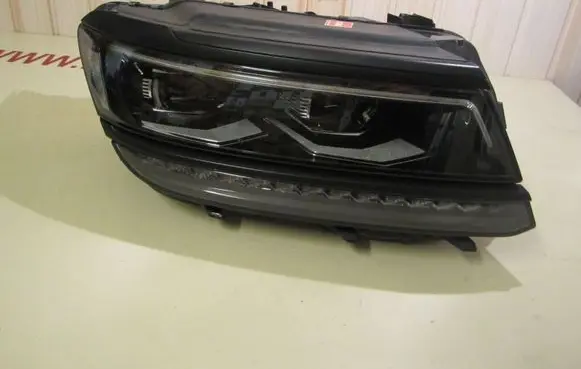 Volkswagen Tiguan Headlight/headlamp 5NN941082
