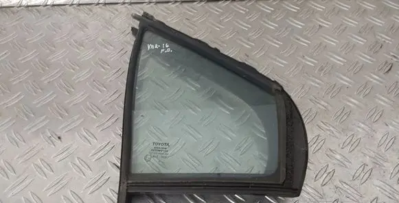 Toyota Yaris Front door vent window glass four-door 43R00097