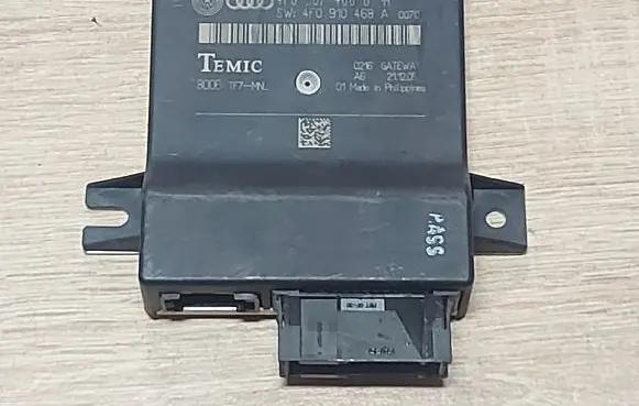 Audi A6 S6 C6 4F Gateway control module 4F0907468D