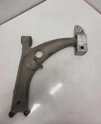 Volkswagen PASSAT B6 Front lower control arm/wishbone 3C0407153B